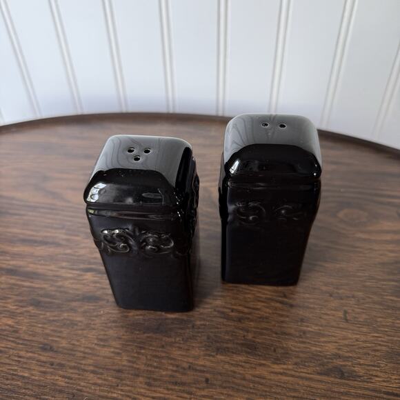 Salt & Pepper Shaker Set Black FLEUR DE LIS w Stoppers - Picture 2 of 5